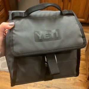 Yeti Daytrip Lunch box